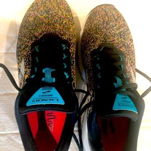 Barely worn Brooks Launch 5 running shoes.
